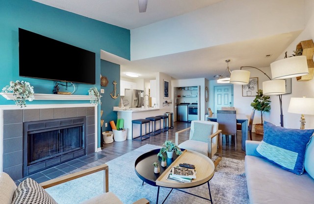 Dog-friendly apartment with boat slip, private W/D and community pool