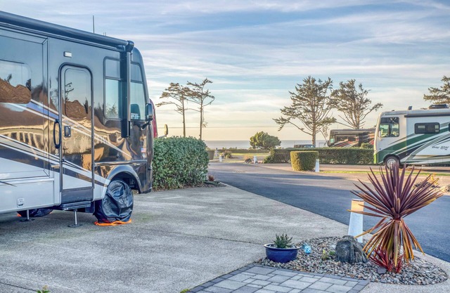 Dog Friendly, Available with 50AMP, 30AMP, Water and Sewer hook up's, WiFi