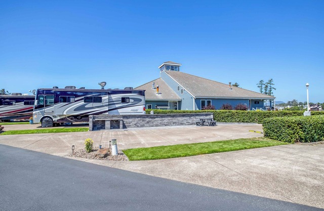 Dog Friendly, Available with 50AMP, 30AMP, Water and Sewer hook up's, WiFi