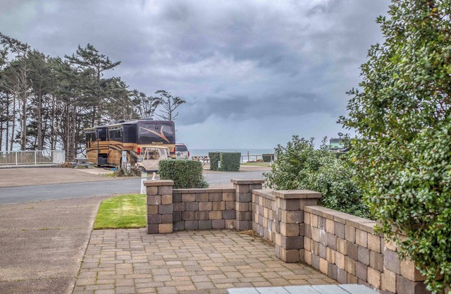 Dog Friendly, Available with 50AMP, 30AMP, Water and Sewer hook up's, WiFi
