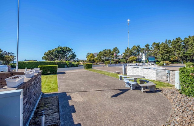 Dog Friendly, Available with 50AMP, 30AMP, Water and Sewer hook up's, WiFi