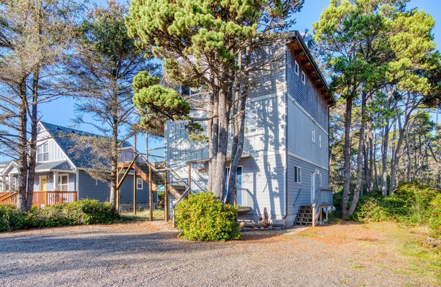 Dog-Friendly Beach Home with Multiple Decks, Private Hot Tub & Jacuzzi Tub