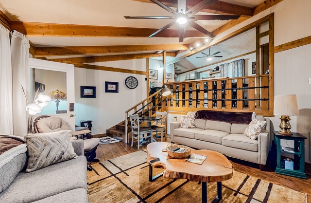 Dog-friendly cabin on wooded lot, wood stove, deck, grill, & W/D