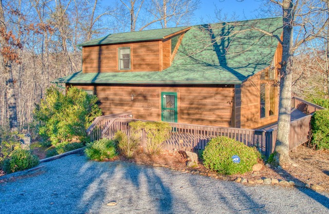 Dog-friendly cabin with deck, firepit & lake access - near private hiking