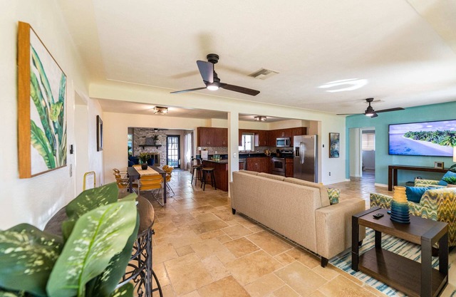 Dog Friendly fully fenced - 3 bed 2 bath home