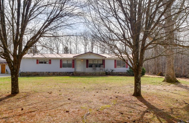 Dog-Friendly Georgia Home w/Grill & Fishing Pond!