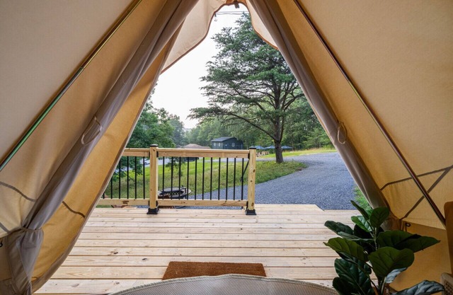 Dog Friendly Glamping for Two in Wooded Area