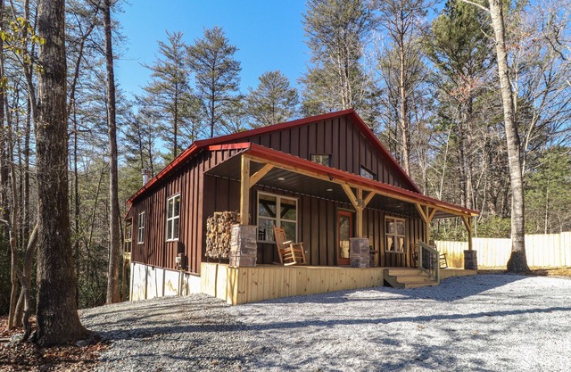 Dog-friendly home with a private hot tub, WiFi, pool table, fireplace, & A/C