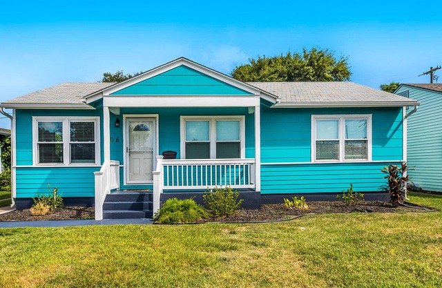 Dog-Friendly Home Near the Beach w/ WiFi, Washer/Dryer, Hot Tub, and Central A/C