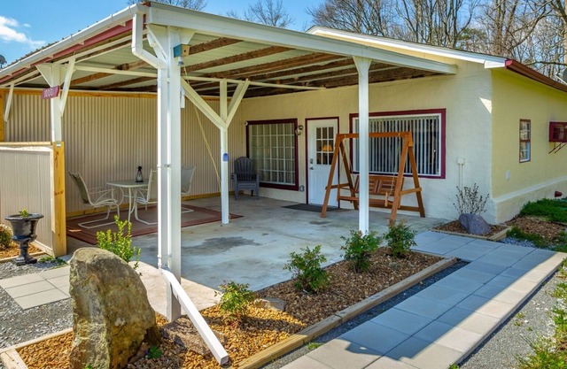 DOG FRIENDLY - Lookout Ridge Place Apartment! On Lookout Mountain CLOSE to