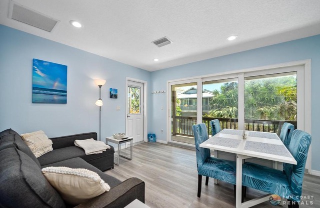 Dog Friendly Loft STEPS from Beach with Gas Barbecue Grill and Upstairs Deck!