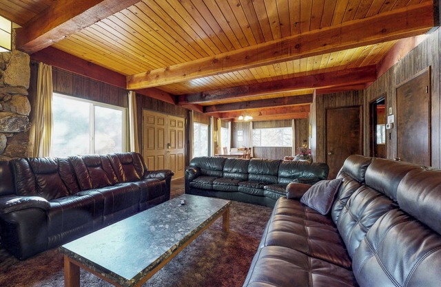 Dog-Friendly Mountain Cabin with Great View & Location a Few Miles from Town