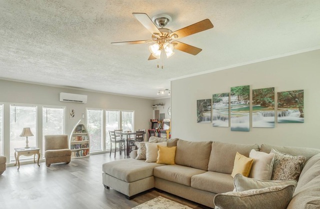 DOG FRIENDLY - Spacious and Cozy Home - Close to Covenant College!