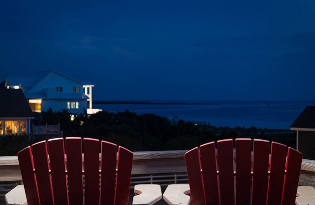 Dog Friendly - Sound View Home on private harbor. Amazing Sunsets-Fishing-Dock