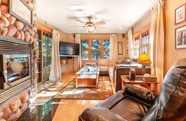 Dog-friendly waterfront cabin w/wood-burning fireplace, boat dock, & firepit