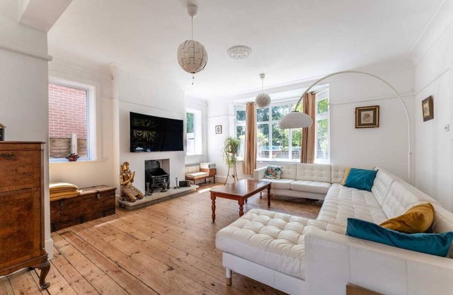 Dog Friendly, Woodland Beach House, Bournemouth