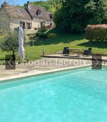 Domaine du Bonheur en Pierre avec Piscine, Proche Sarlat