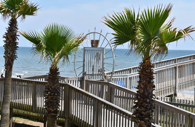 Don't Cross Seawall to Get to the Beach!