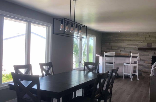 Door County Spacious 5 Bedroom Agrotourist Retreat-Outdoor Pool-No Cleaning Fee!