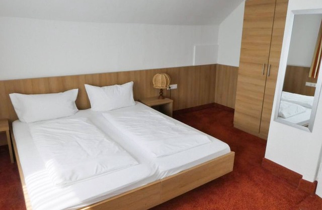 Doppelzimmer mit Dusche und WC