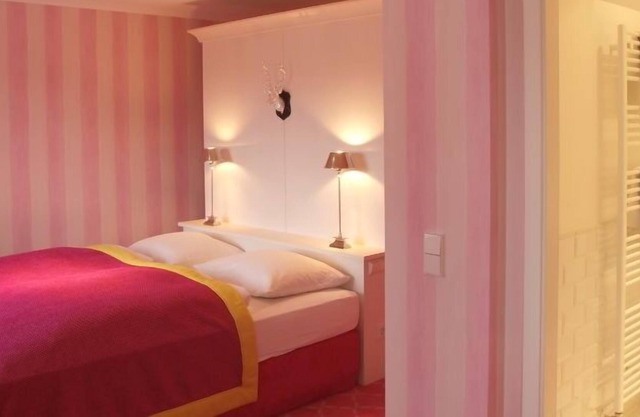 Doppelzimmer "Schwarzwald-Pop" mit WC und Dusche