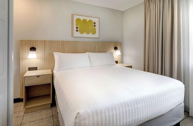 Doral Escape | Pool, BBQ, Gym, Pet-Friendly, Free Airport Shuttle