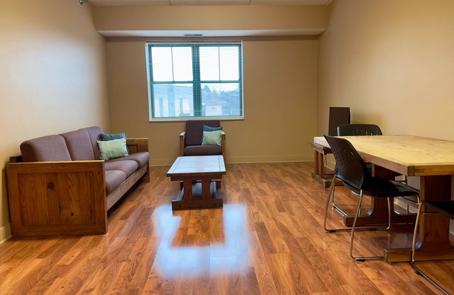 Dorm-Style Suite located in the center of downtown Auburn, NY