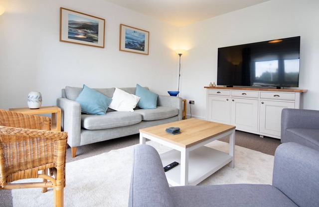 Dornoch 2 bedroom house with open countryside views