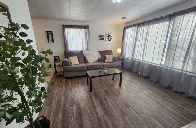 Dorothy - Apartment suite in Hamilton, MO!