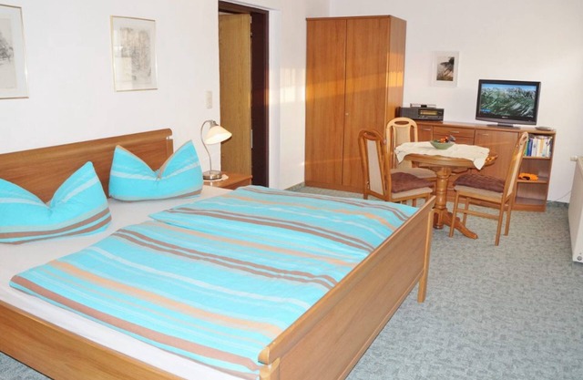Double room 47002 - Thatched roof house 47001