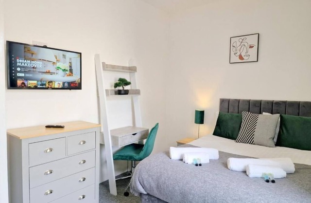 Double room Modern Ensuite with Bath RM 3