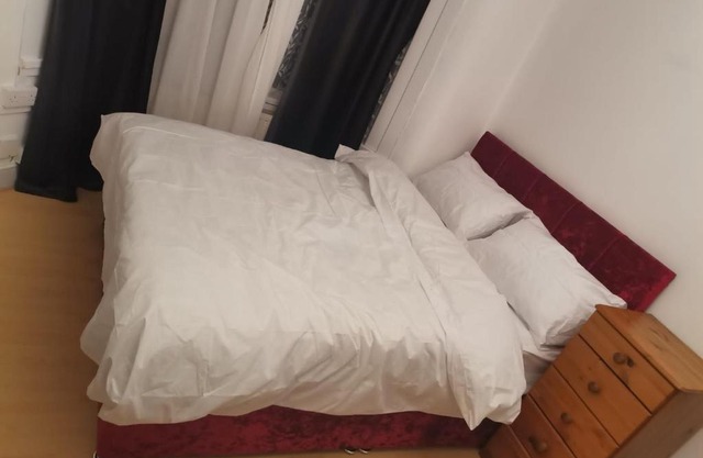 Double Room near London Seven Kings Train Station