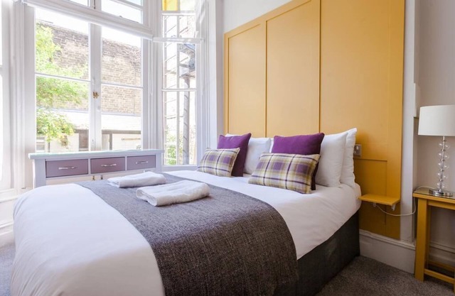 double room/shared bathroom