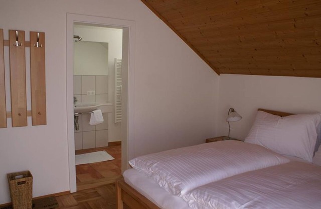 Double room with shower, WC, balcony - Haus Gollner