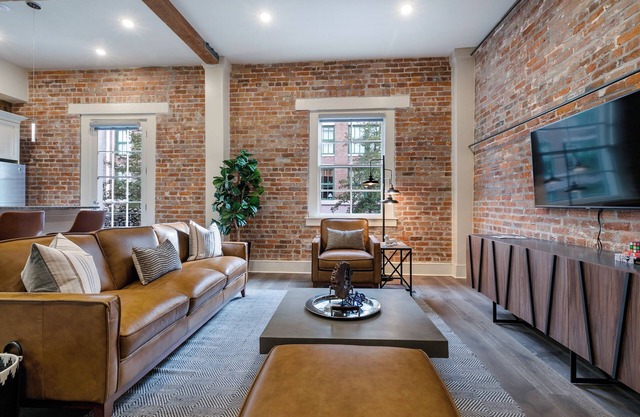 DOUBLE UP ✌🏽Enjoy 2 Levels of Accommodations in the Heart of DOWNTOWN Balconies on Each Level!