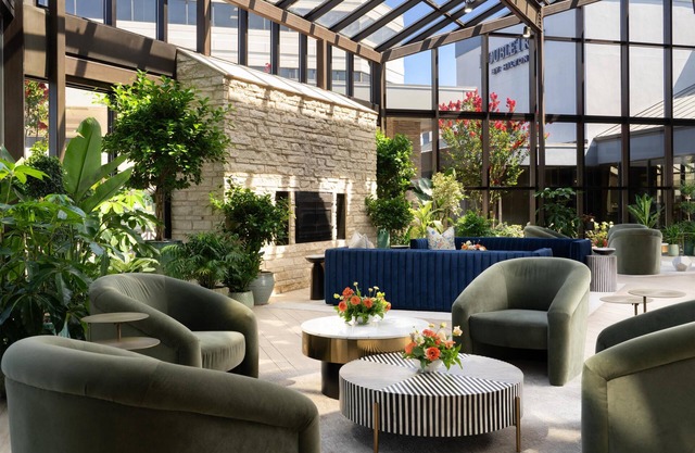 DoubleTree by Hilton Fairfield Hotel & Suites