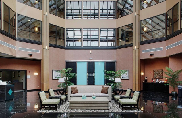 DoubleTree Suites by Hilton Bentonville