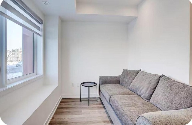 Downsview Park Townhome queen bed near Yorkdale Transit