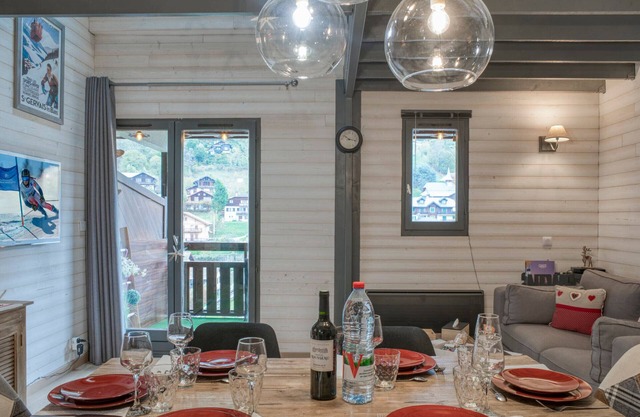 Downtown Apartment Near Mont-Blanc Tramway with Stunning Views