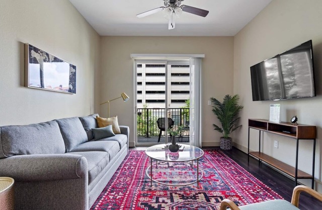 Downtown 1BR Gem | King Bed & Cozy Vibes