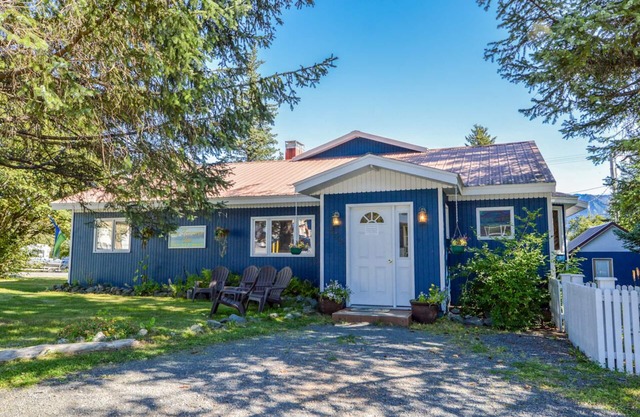 Downtown and close to the beach!