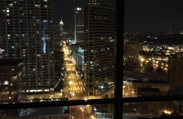 Downtown ATL Private Luxury Sparkling Penthouse-FREE PARKING-Walk to Everything!