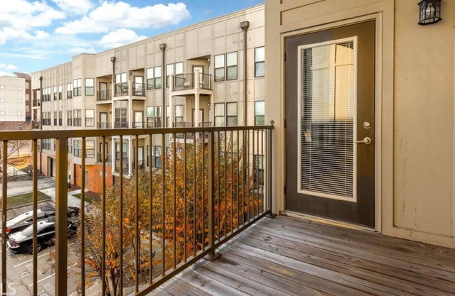 Downtown Atlanta Cozy Condo Close to EVERYTHING!