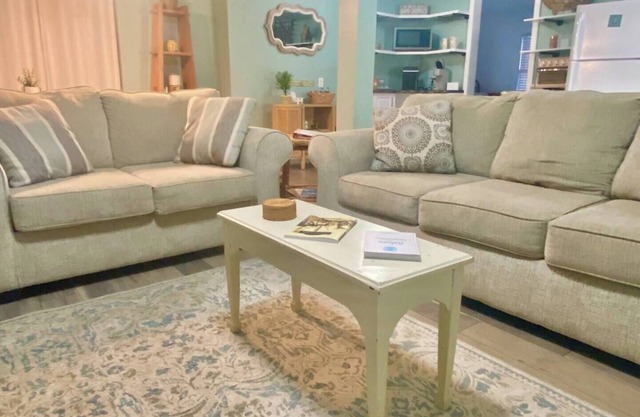 Downtown Beach Cottage | pets ok