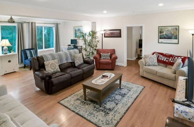 Downtown Columbia Casa Earlewood 3/2 ENTIRE HOUSE