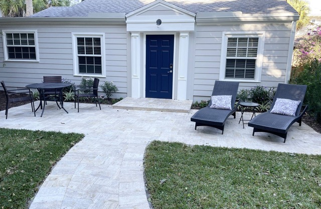 Downtown Delray Cottage-Walk to everything!