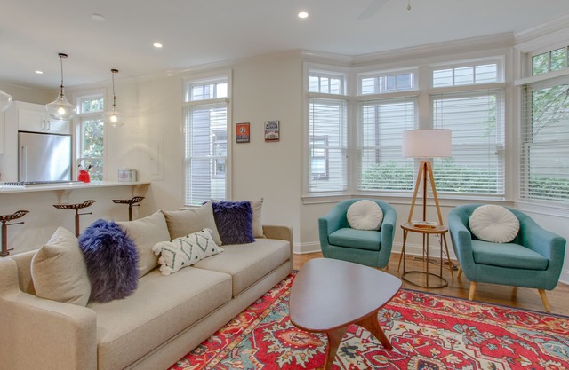 Downtown Dream - Private Yard - Walkable Area