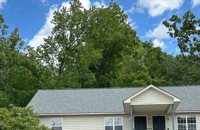 DOWNTOWN ECU TOWNHOME ALONG THE GREENWAY/TAR RIVER