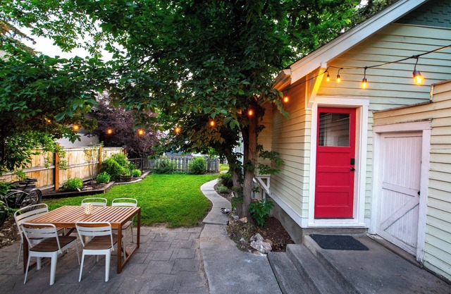 Downtown Garden Getaway-Cozy home near downtown Bozeman with a fenced yard.