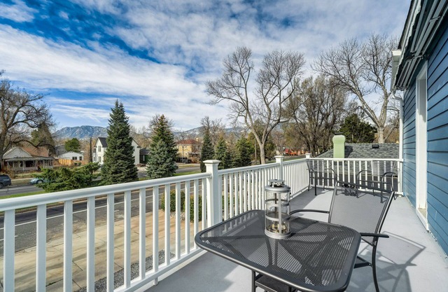 Downtown Getaway | Balcony | King Beds
